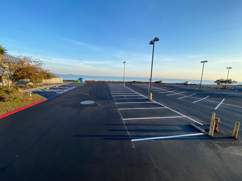 parking lot maintenance contractor Hayward